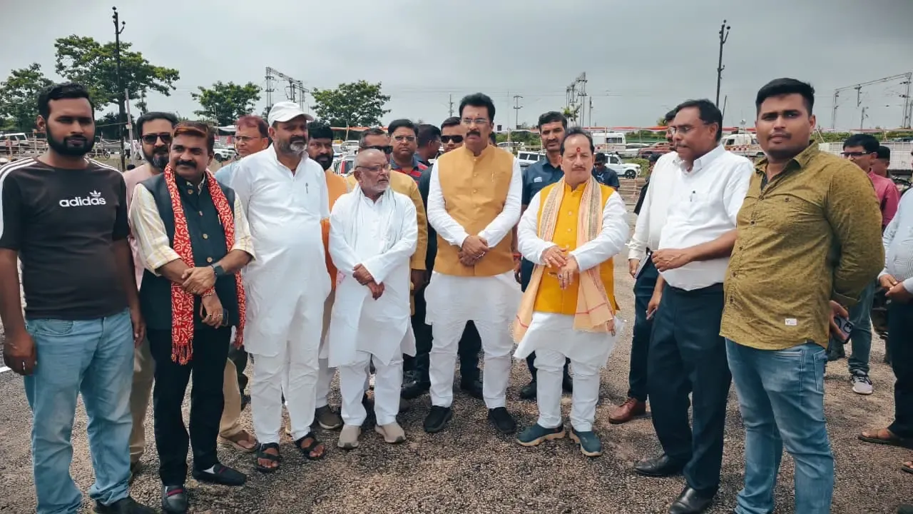 क्या पीएम मोदी विकास की सौगात लेकर बिहार आ रहे हैं? : विजय सिन्हा