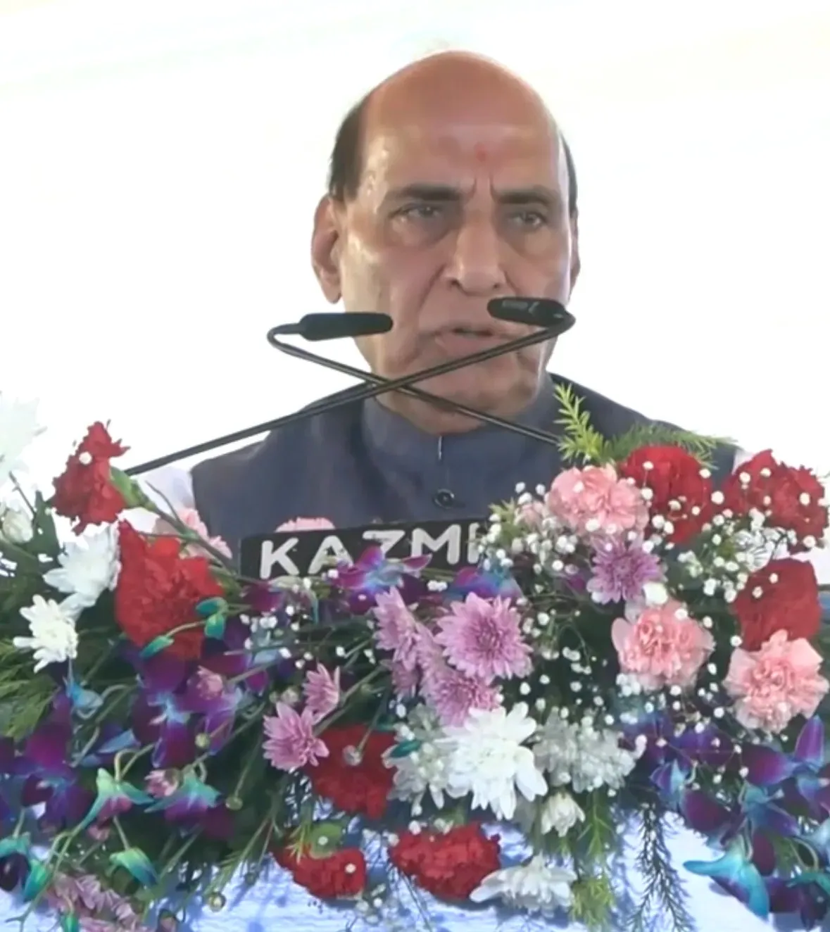 राजनाथ सिंह: 'विकसित भारत' हर मोहल्ले-बस्ती तक पहुंचे, लखनऊ कैंट में ₹101 करोड़ की 12 परियोजनाओं का शिलान्यास