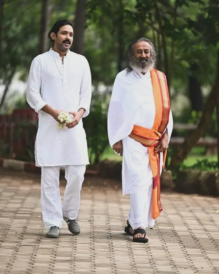 Vikrant Massey to play Sri Sri Ravi Shankar in film 'White'