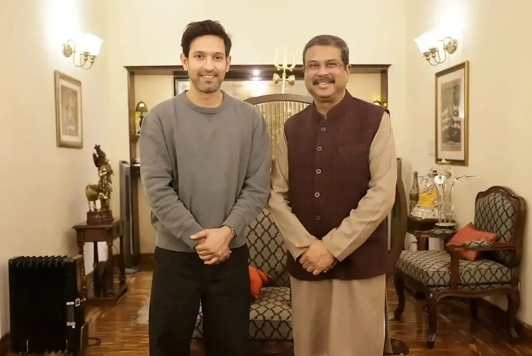 What did Vikrant Massey discuss in his meeting with the Education Minister?