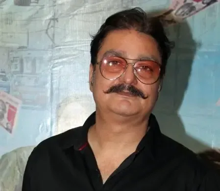 Why Vinay Pathak Completely Trusts Rajat Kapoor's Direction