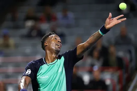 Monfils advances in Montreal farewell; Navone beats Berrettini