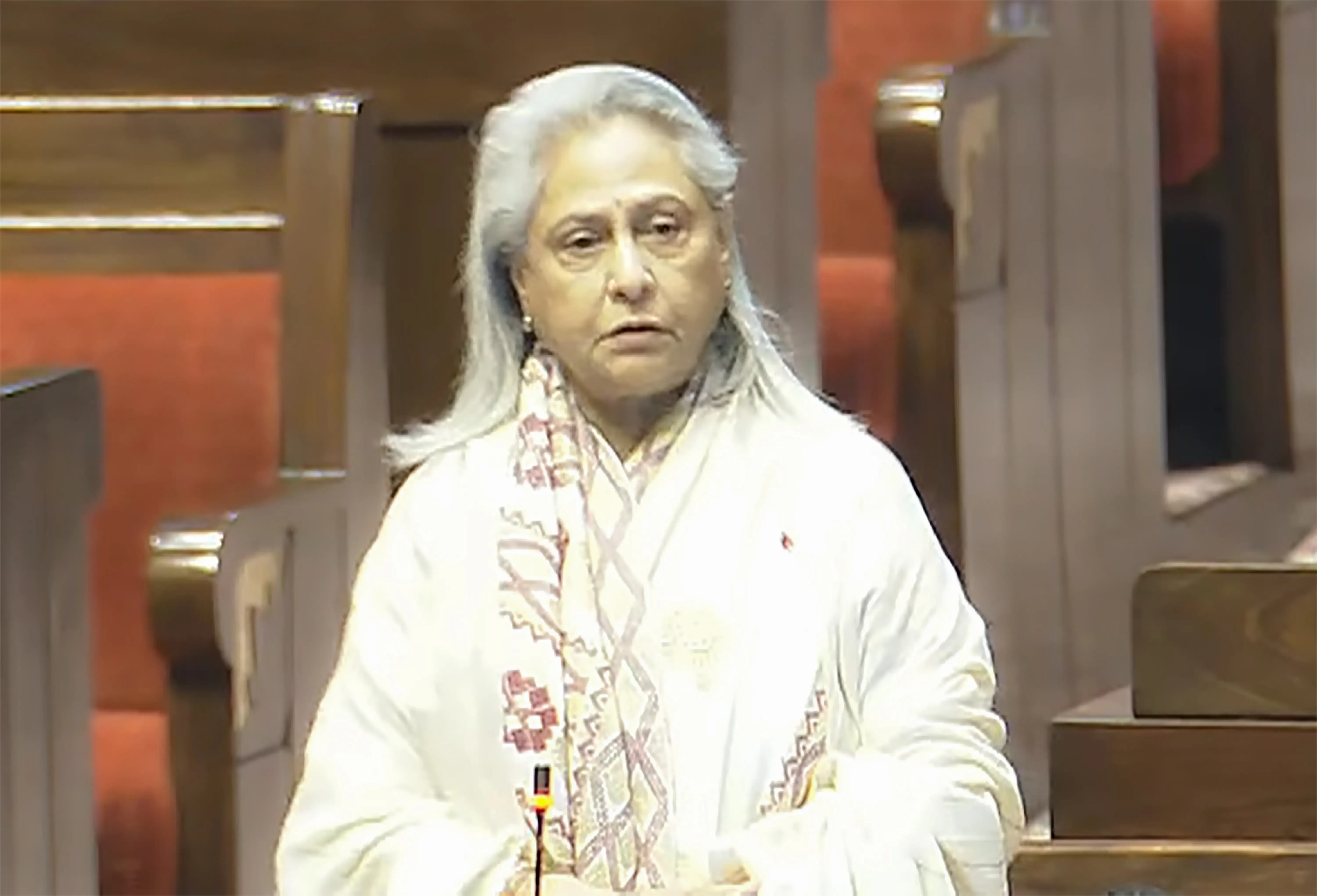 जया बच्चन ने वीआईपी संस्कृति की कड़ी निंदा की, कहा- यह सम्मान का प्रश्न है