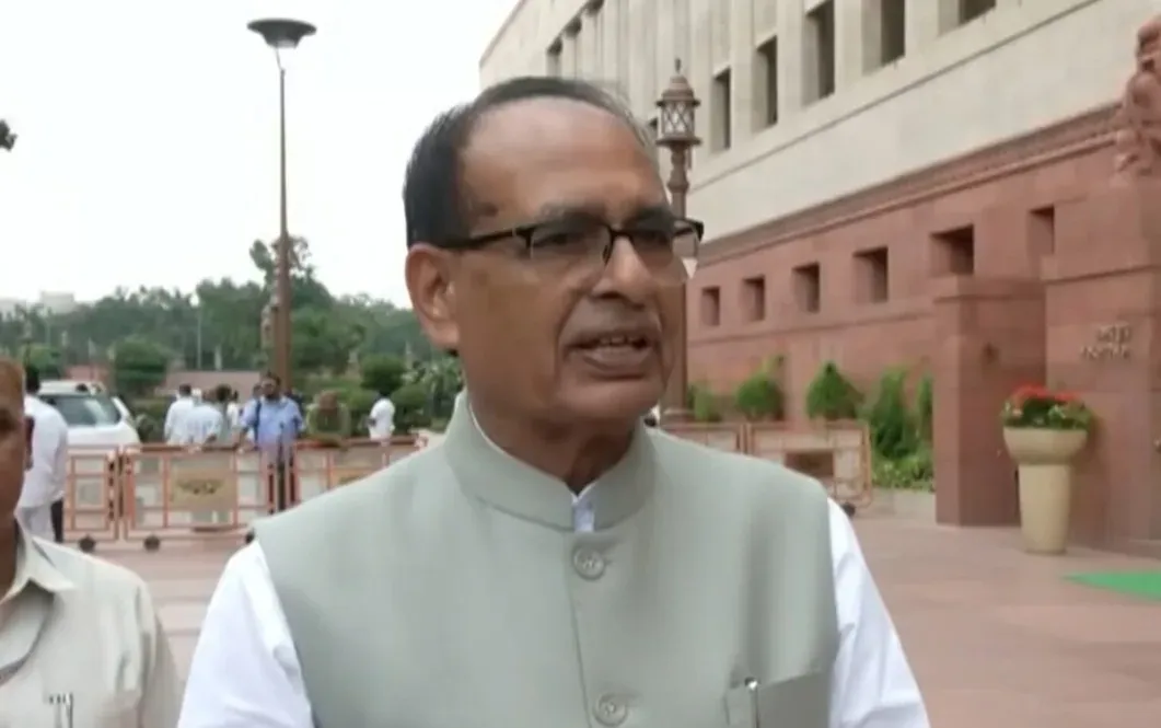 NEET पेपर लीक पर BJP का पलटवार: शिवराज बोले, विपक्ष छात्रों नहीं, राजनीति को साध रहा है
