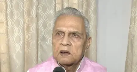 सीईसी ज्ञानेश कुमार पर विपक्षी प्रदर्शन: NDA नेताओं का पलटवार, SP ने माँगा इस्तीफा