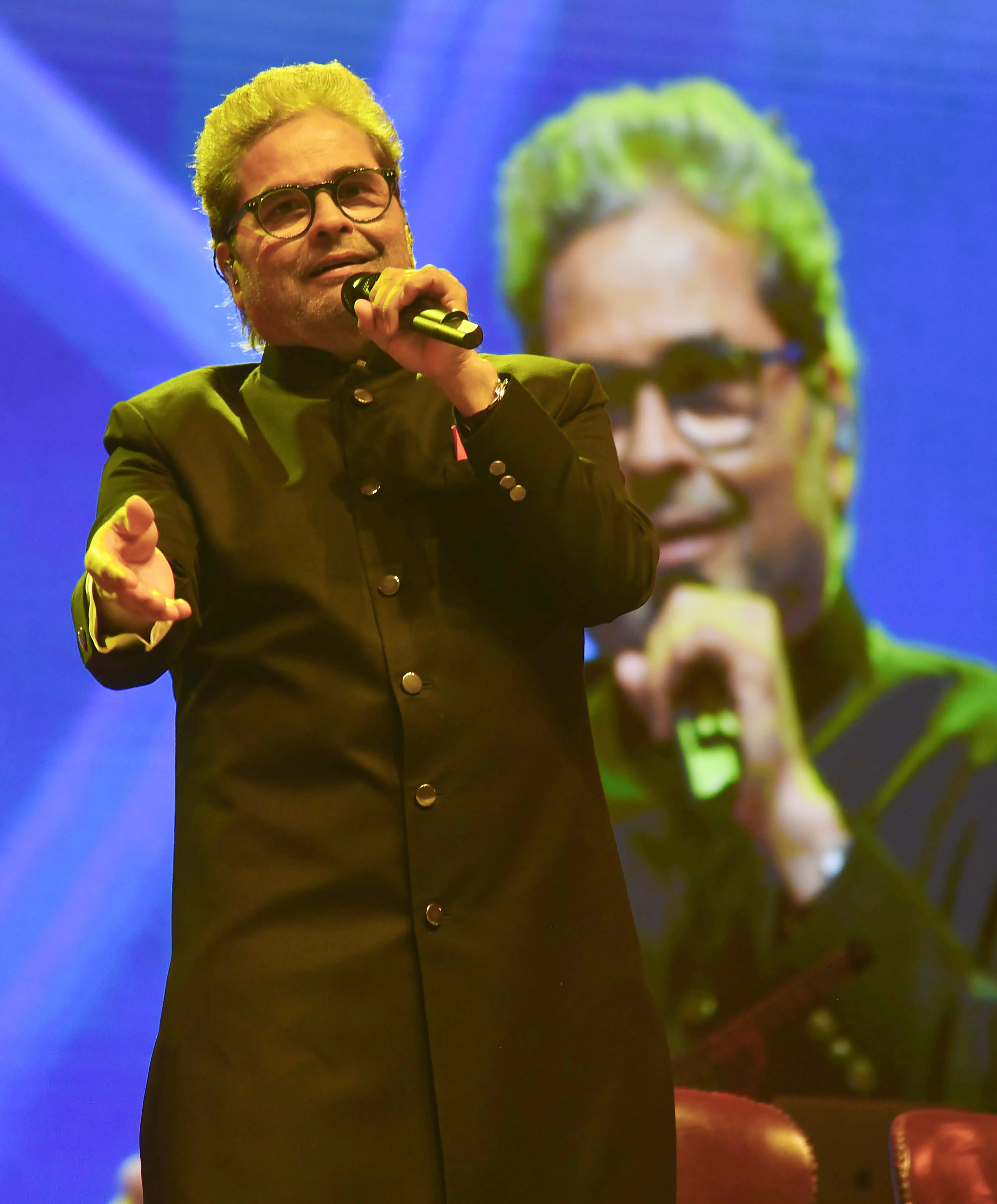 Why Does Vishal Bhardwaj Justify the Use of ‘Gaalis’ in Movies?