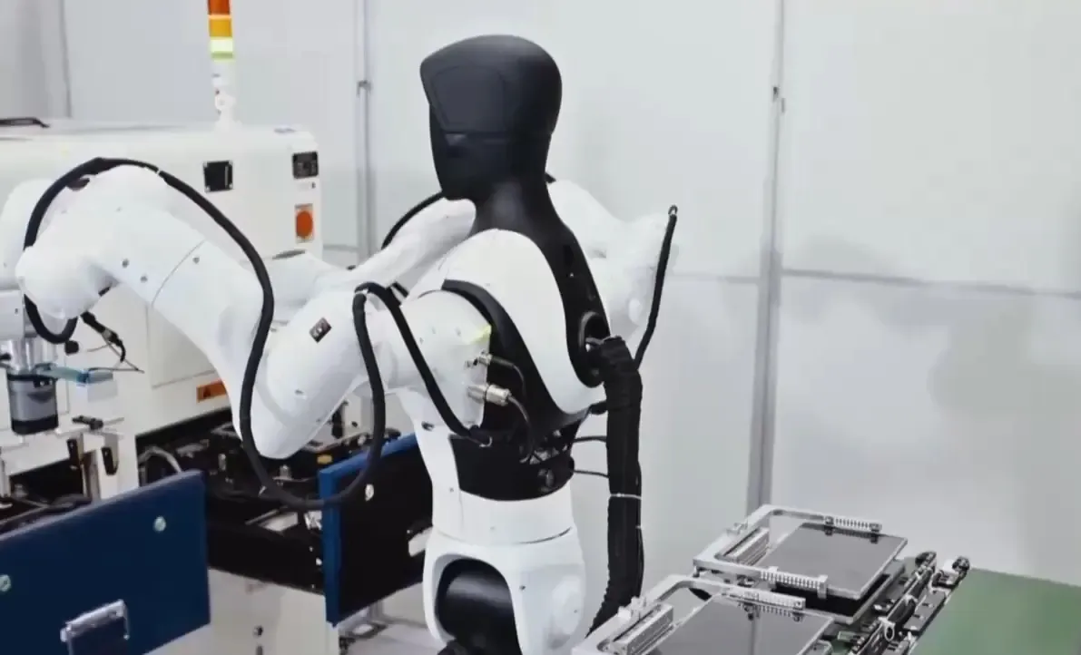 क्या विश्व की पहली सन्निहित बुद्धिमान प्रौद्योगिकी का उपयोग शुरू हो गया है?