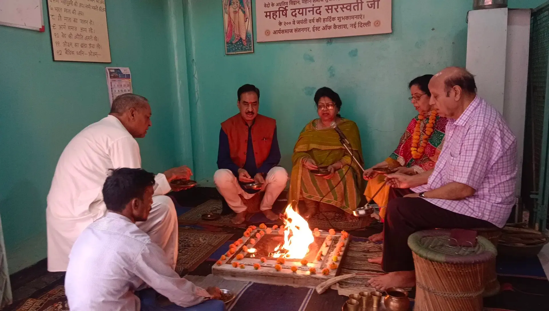 विश्व यज्ञ दिवस पर दिल्ली के आर्यसमाज मंदिर में वैदिक यज्ञ, वीएचपी प्रवक्ता विनोद बंसल बोले — यज्ञ हर संकट का समाधान