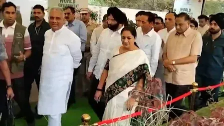 विश्व पर्यावरण दिवस: CM रेखा गुप्ता ने 18 नमो ऑक्सीजन पार्कों के लिए पौधरोपण अभियान का किया शुभारंभ