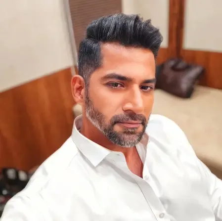What Did Farhan Akhtar Share About Ladakh With Vivan Bhathena?