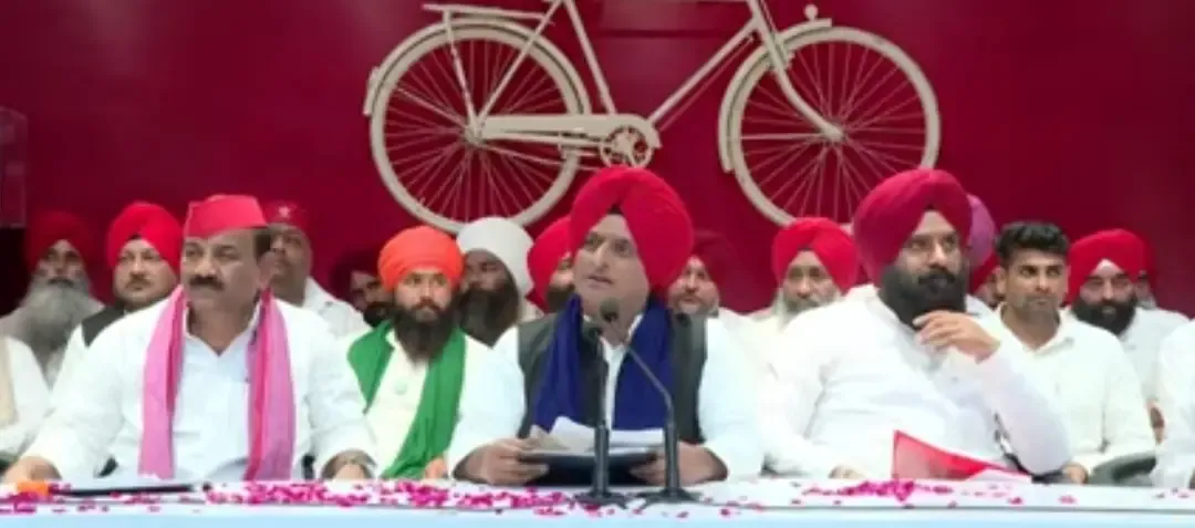 क्या वोट की डकैती होगी, तो नेपाल की तरह जनता यहां भी सड़क पर दिखाई देगी? : अखिलेश यादव