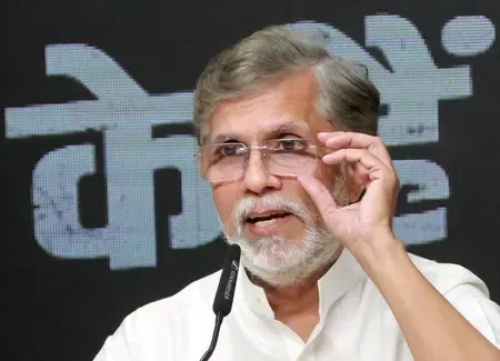 वोटर लिस्ट से 13 करोड़ नाम हटाने पर सियासत गरमाई, पवन खेड़ा ने भाजपा से माँगा 10.2 करोड़ का हिसाब