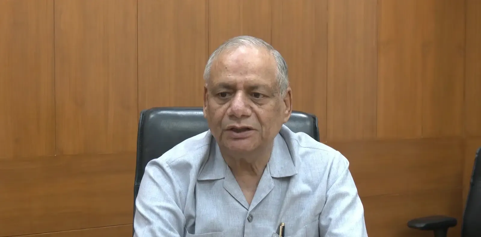 वोटर लिस्ट विवाद: पूर्व जज करम चंद पुरी बोले — चुनाव आयोग जाएं, सड़क हंगामा देश की छवि खराब करता है