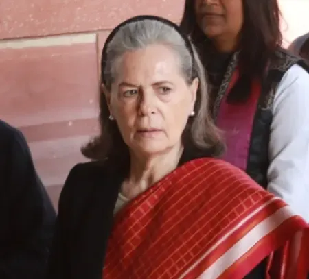 क्या सोनिया गांधी की याचिका पर वोटर लिस्ट विवाद की सुनवाई स्थगित हुई?