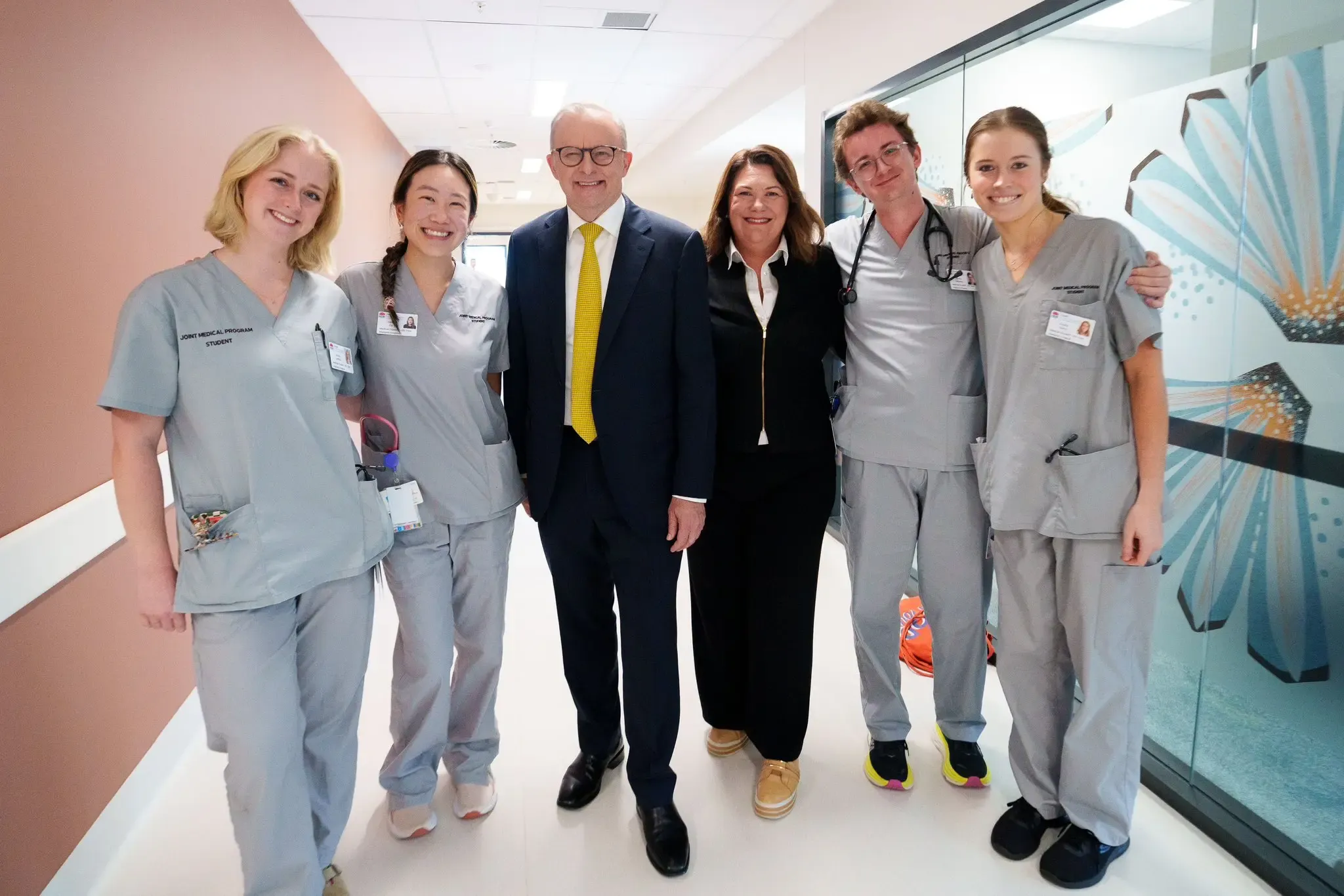 Polls Indicate Rising Support for PM Albanese and Labor Ahead of Australian Election