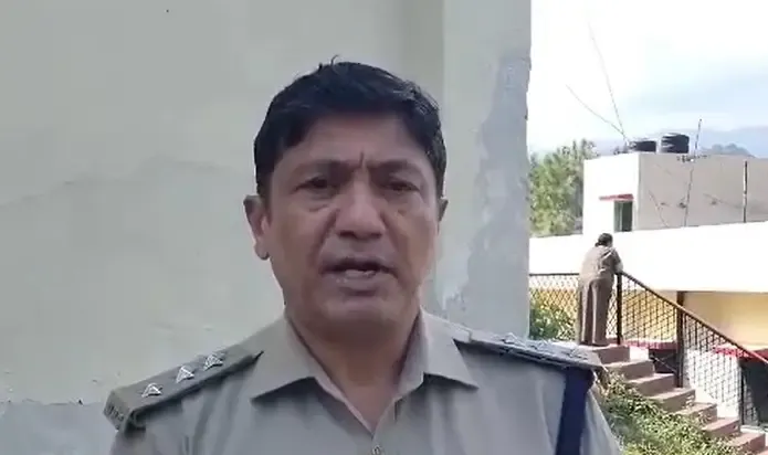 क्या व्यापारी से रंगदारी मांगने के आरोप में गोपाल राम वनवासी के खिलाफ सख्त कार्रवाई की गई?