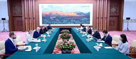 वांग यी की ब्रिटिश प्रधानमंत्री के राष्ट्रीय सुरक्षा सलाहकार से मुलाकात