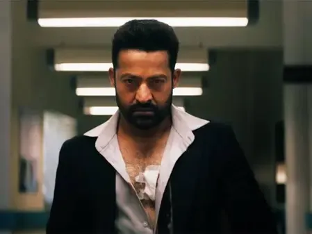 ‘वॉर-2’ के इवेंट में फैंस का प्यार देख भावुक हुए जूनियर एनटीआर, बताया- ‘पिछले जन्मों का आशीर्वाद’