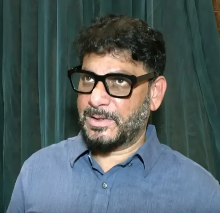 क्या वारिस पठान का संघ पर वार सही है, क्या प्यार के लिए अनुमति की जरूरत है?