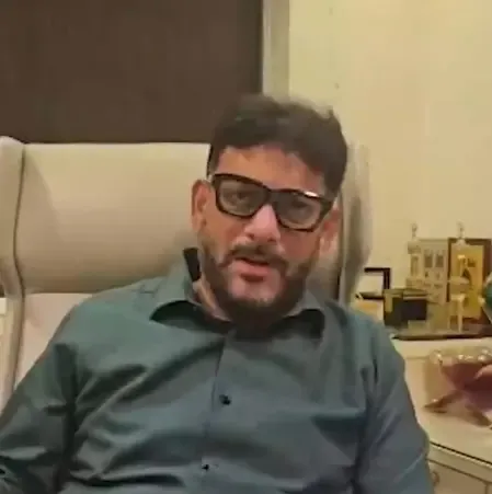 वारिस पठान का सोशल मीडिया अकाउंट हैक, जानिए तस्वीरें वायरल करने की धमकी