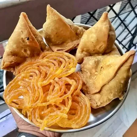 Could Warning Boards for Samosas & Jalebis Help Combat Obesity in India?