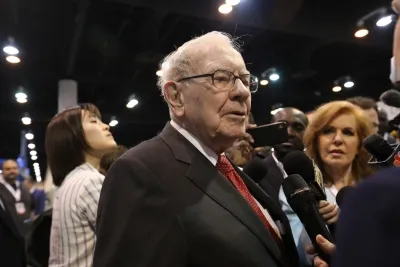 What Did Warren Buffett Say About Tariffs, AI, Dollar Depreciation, and Berkshire Hathaway’s Cash Reserves at the Annual Meeting?