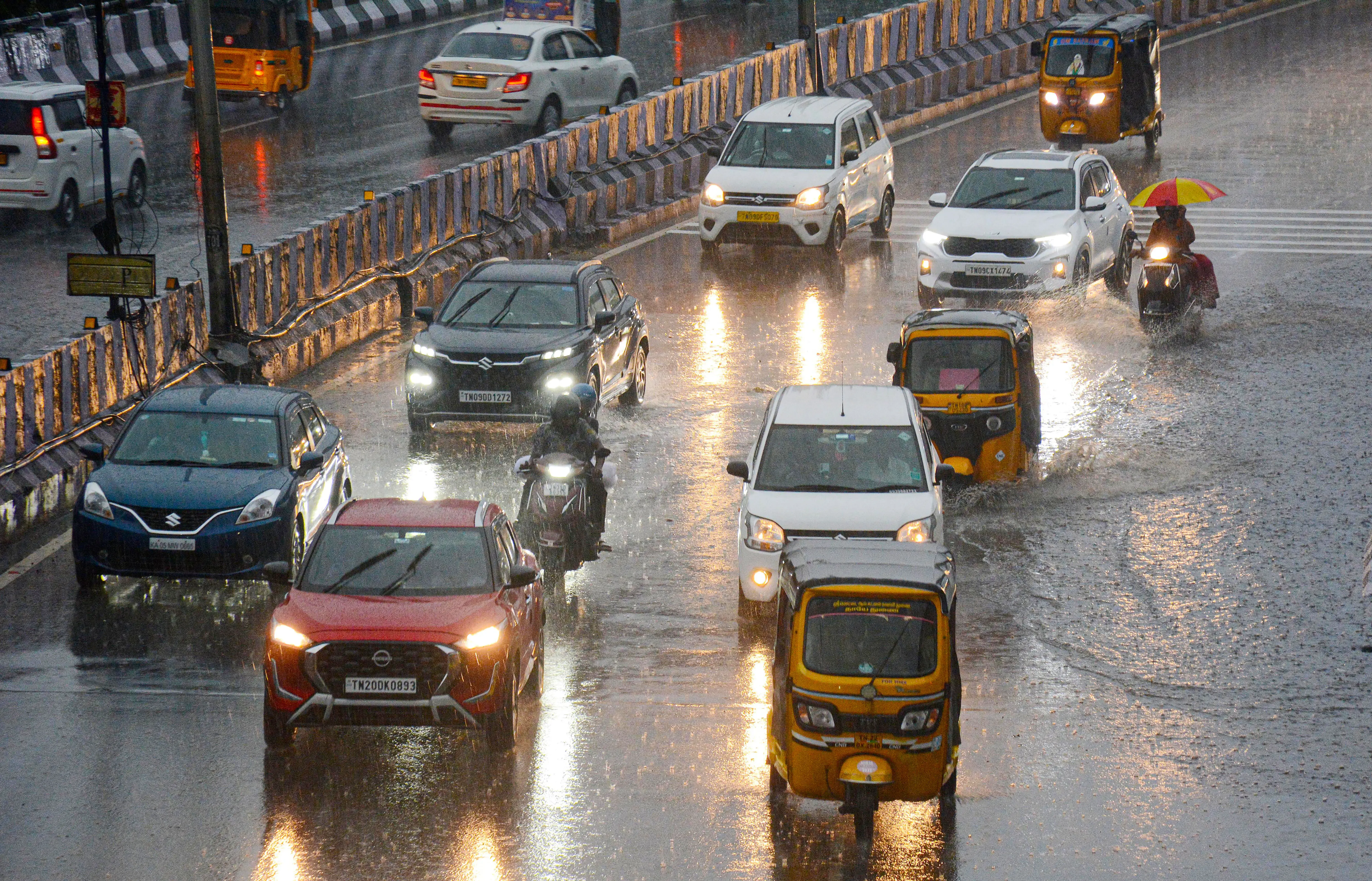 Light Rain Expected in Two TN Districts; Dry Weather Prevails Elsewhere