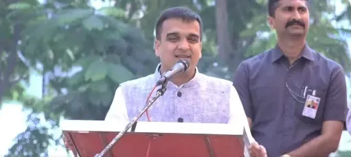 How is the Gujarat Government Showcasing 'Viksit Gujarat @2047' at WEF?