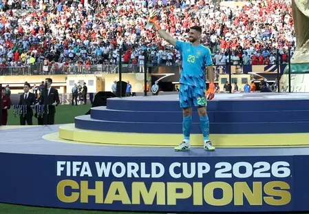 Spain's Unai Simon wins Golden Glove with record 7 clean sheets at World Cup 2026