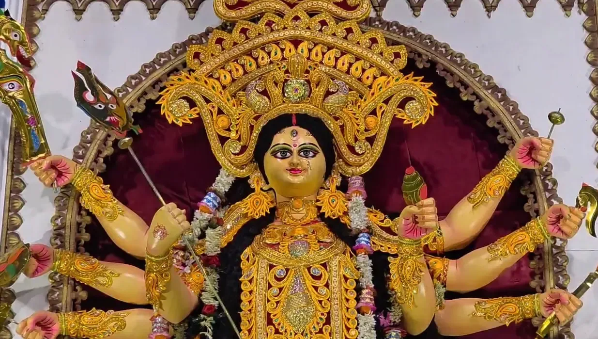 How is West Bengal celebrating Maha Ashtami?