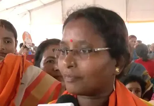 Women Rally in Kolkata Support PM Modi's Claims on Opposition's Foeticide Charge