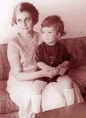 Rahul, Priyanka Gandhi recall Indira on 42nd death anniversary