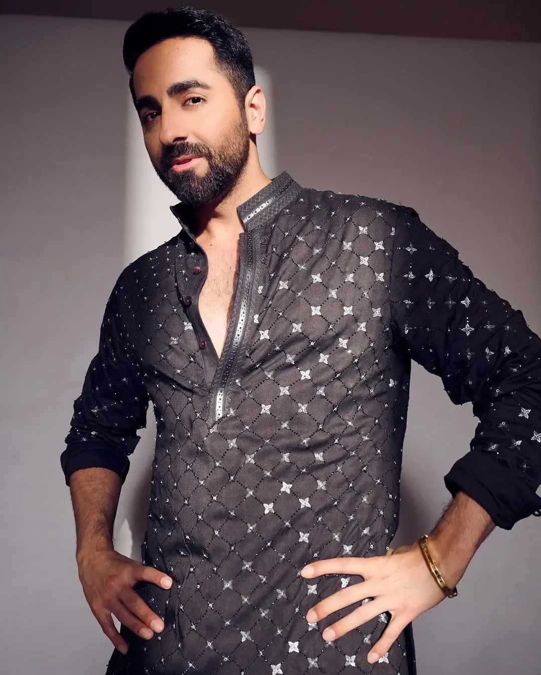 What led Ayushmann Khurrana to apologize to Nawazuddin Siddiqui on the sets of ‘Thamma’?