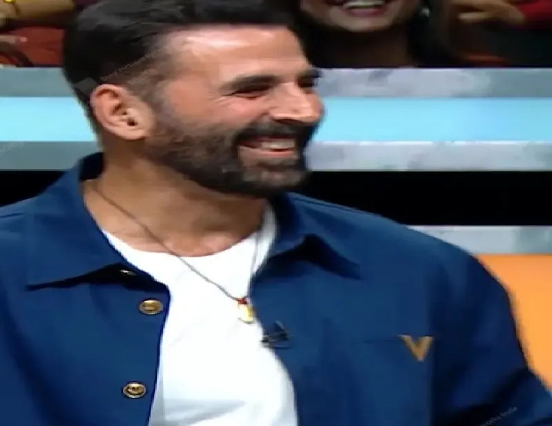 अक्षय कुमार के शो 'व्हील ऑफ फॉर्च्यून' पर लड़की के कमेंट ने किया उन्हें शर्मिंदा