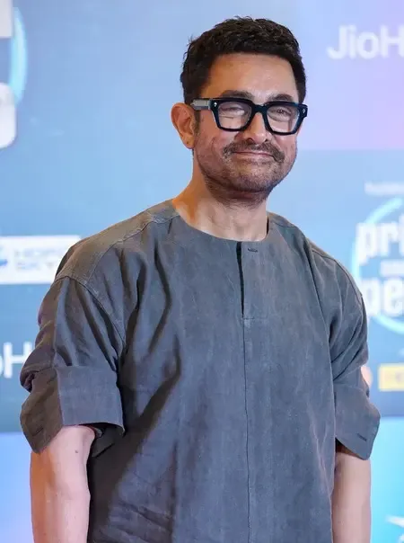 Aamir Khan recalls 12-year-old Kareena Kapoor on 'Andaz Apna Apna' sets