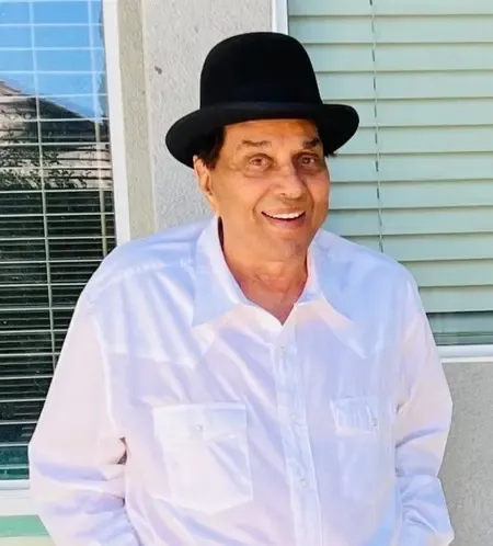 Dharmendra recalls Shammi Kapoor's eggs-and-brandy breakfast ritual