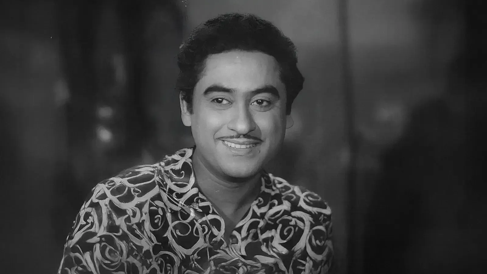 Did Kishore Kumar Lip-Sync to His Son Amit Kumar’s Voice for 25,000 Fans?