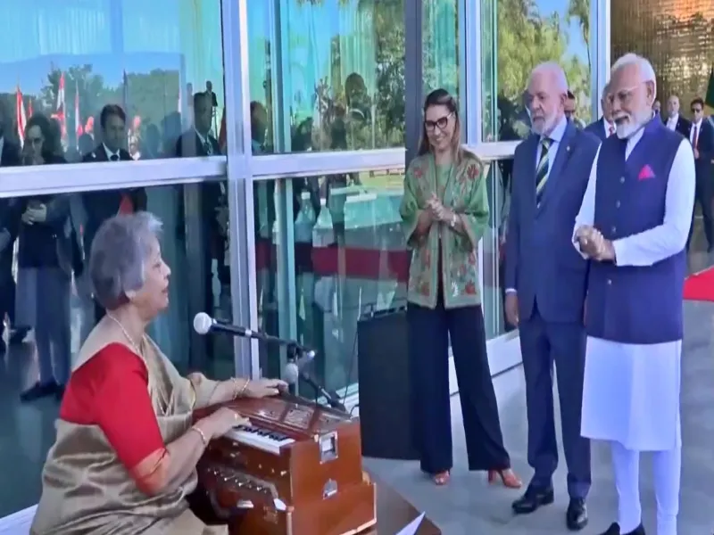 Why was PM Modi welcomed with an Indian devotional song at Brasilia's Alvorada Palace?