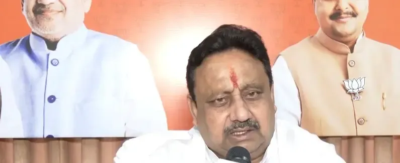 BJP MP Khandelwal questions Rahul Gandhi's foreign trips during key events