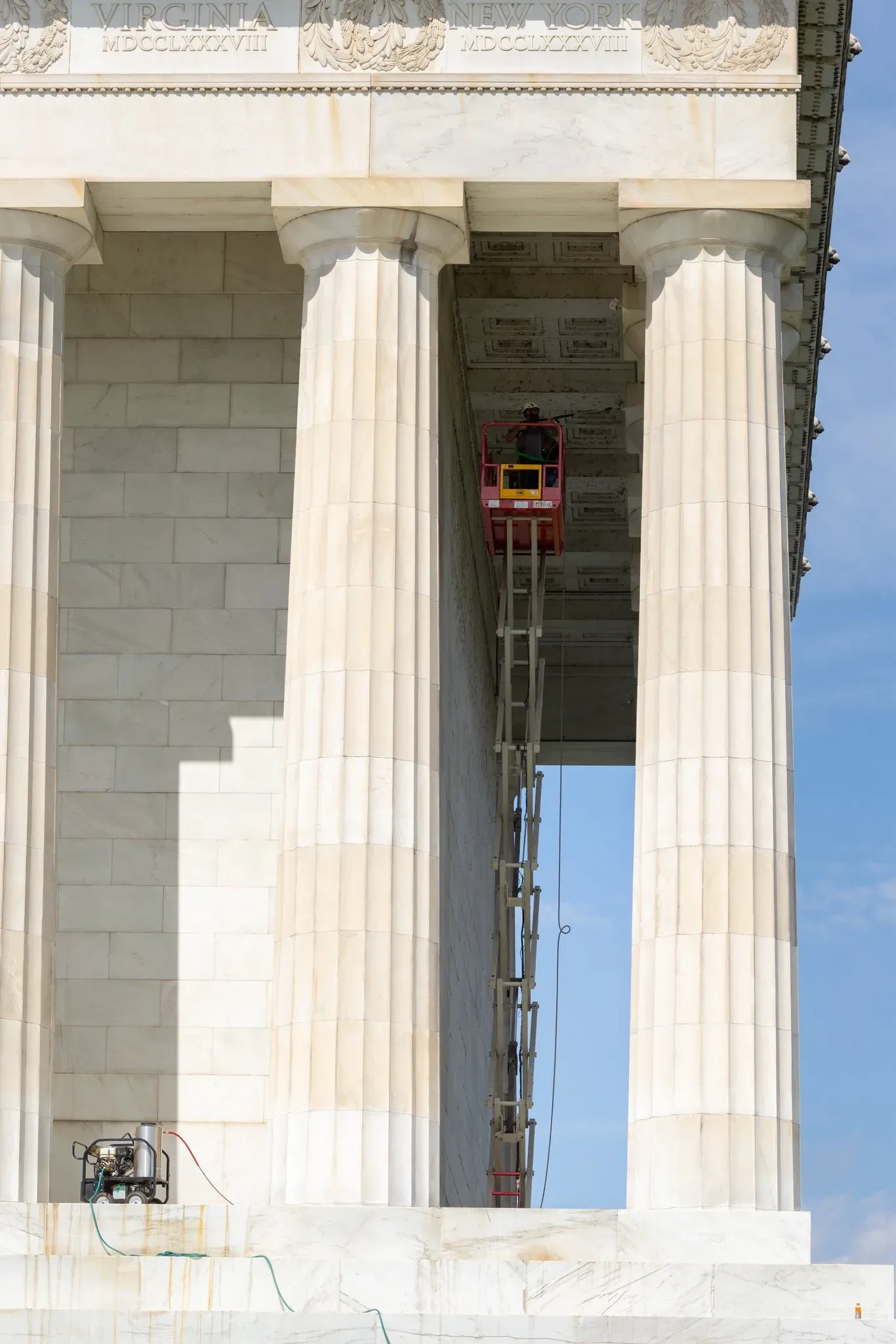 White House Shares Image of Lincoln Statue at Memorial