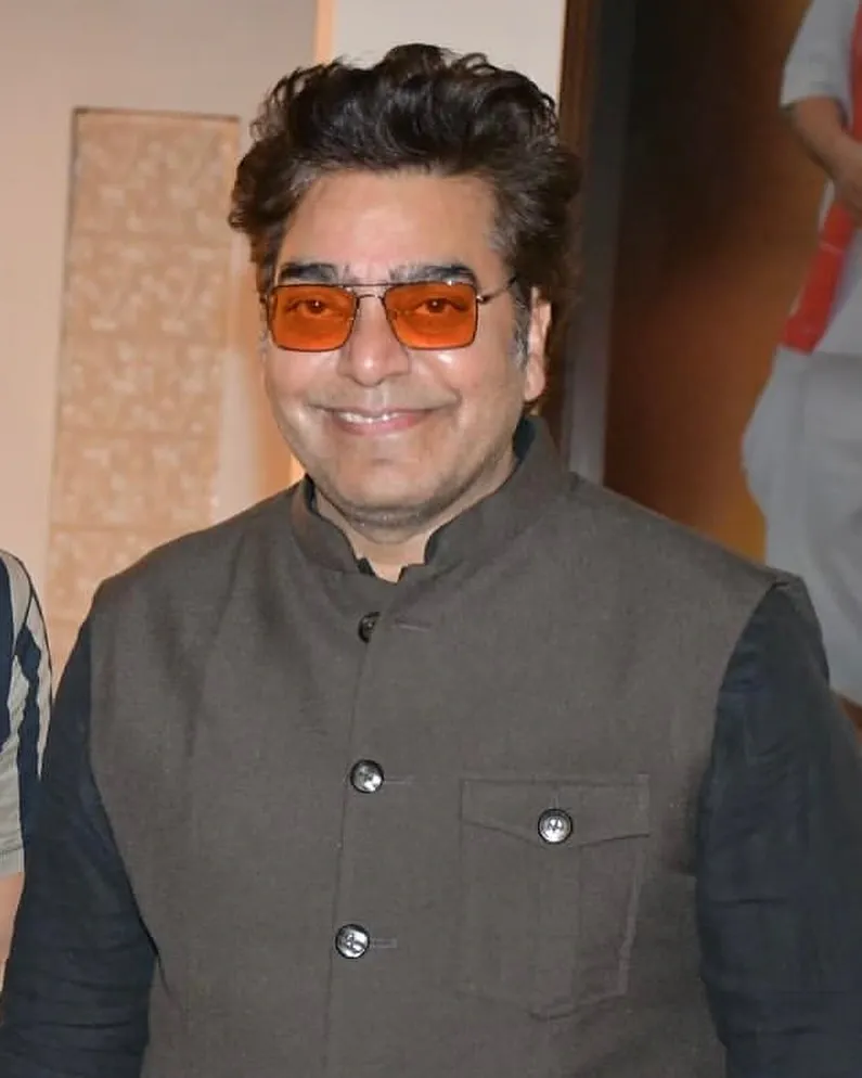 Why does Ashutosh Rana want to act in a film directed by his wife Renuka Shahane?
