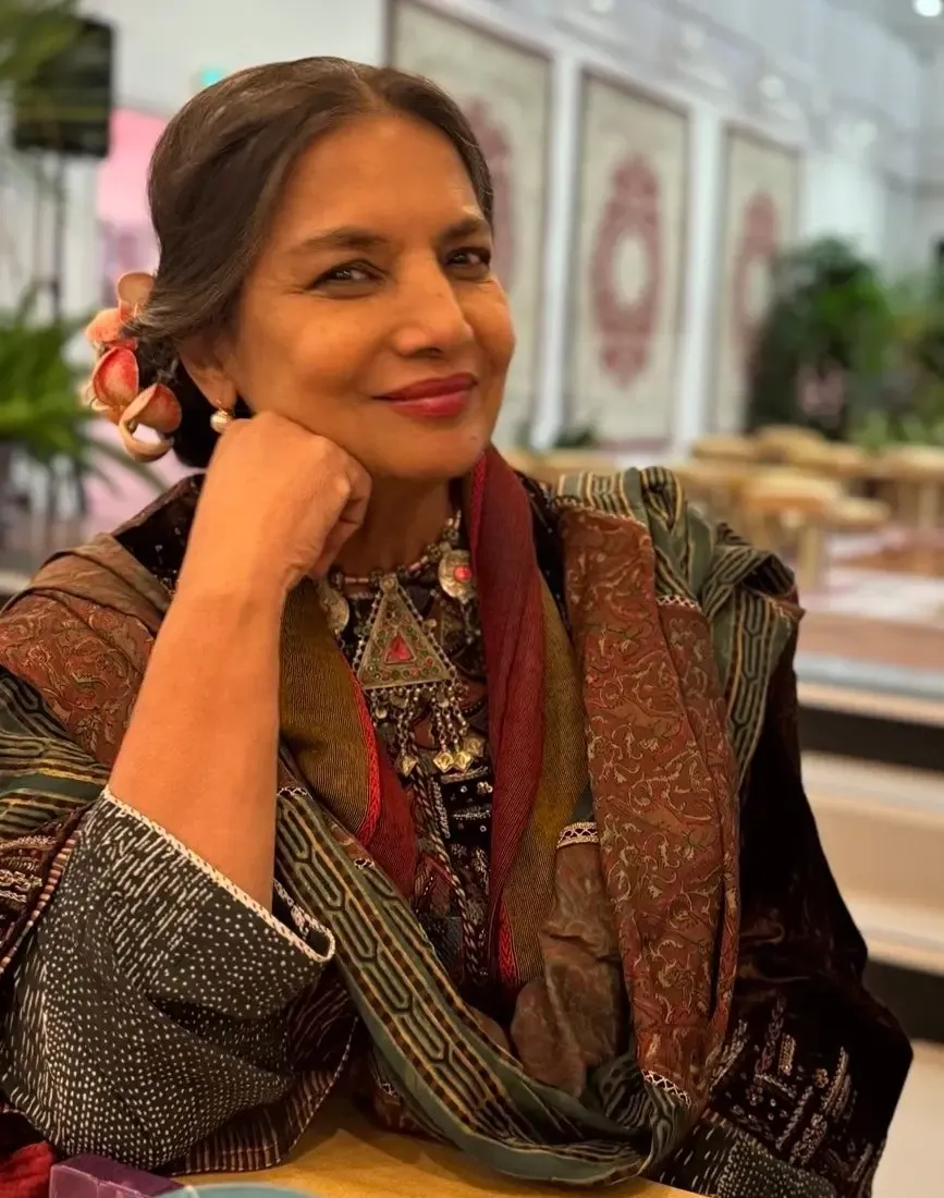 The Humorous Teasing of Zarina Wahab by Shabana Azmi