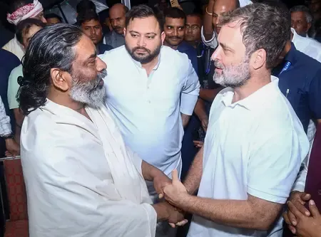 Will the JMM Forge Its Own Path in Jharkhand Following the Bihar Seat Sharing Debacle?