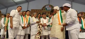 Will stand with Siddaramaiah till last my breath: Shivakumar  