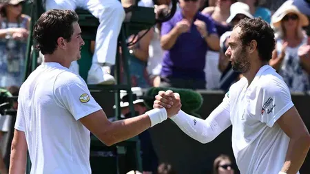Safiullin reaches Wimbledon fourth round with 6-3, 6-3, 6-3 win over Fonseca