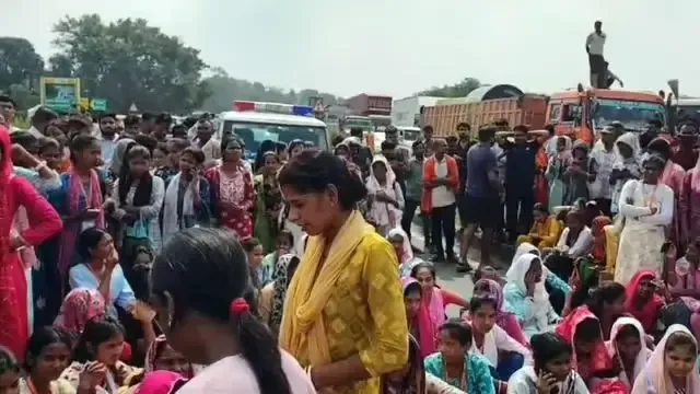 Ranchi women workers block NH-33 over wage, safety and working hours demands
