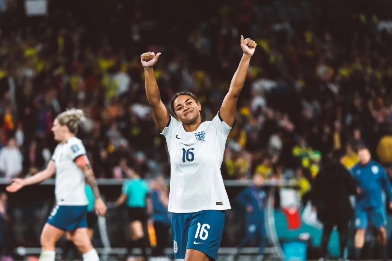 Why Did England Defender Jess Carter Decide to Leave Social Media?