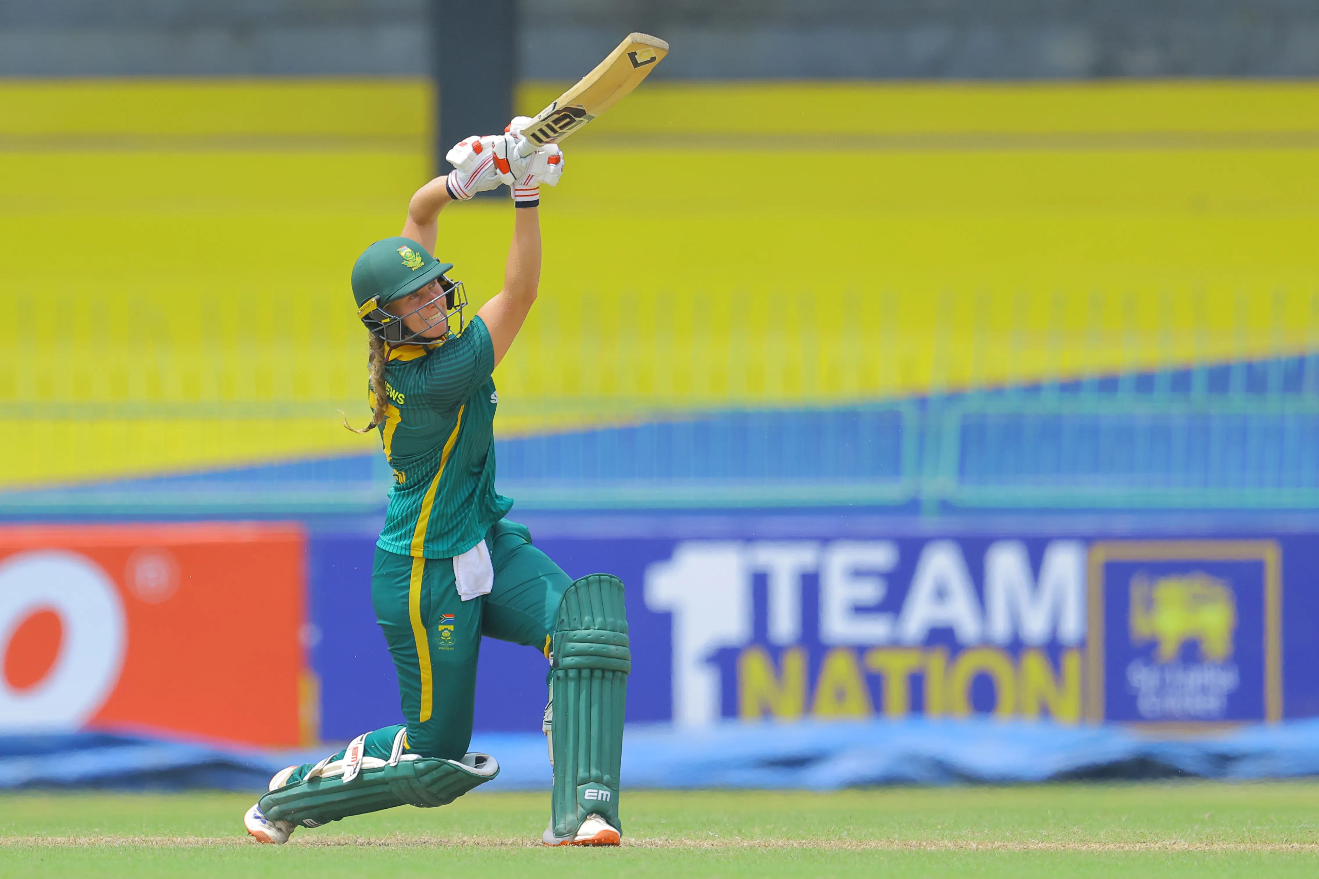 How Did Dercksen and Tryon Propel SA to a 76-Run Victory Over SL in the Women’s ODI Tri-Series?