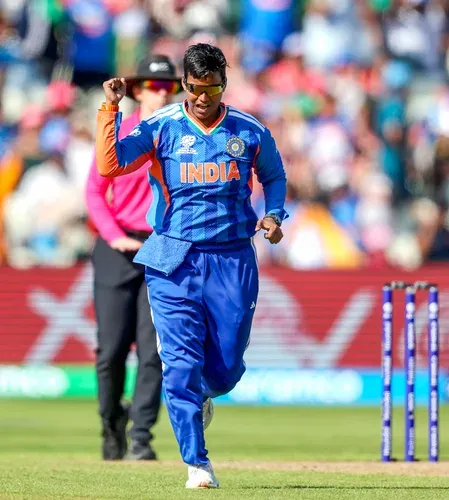 Deepti Sharma's 5-10 rescues India in 64-run T20 WC win over Pakistan