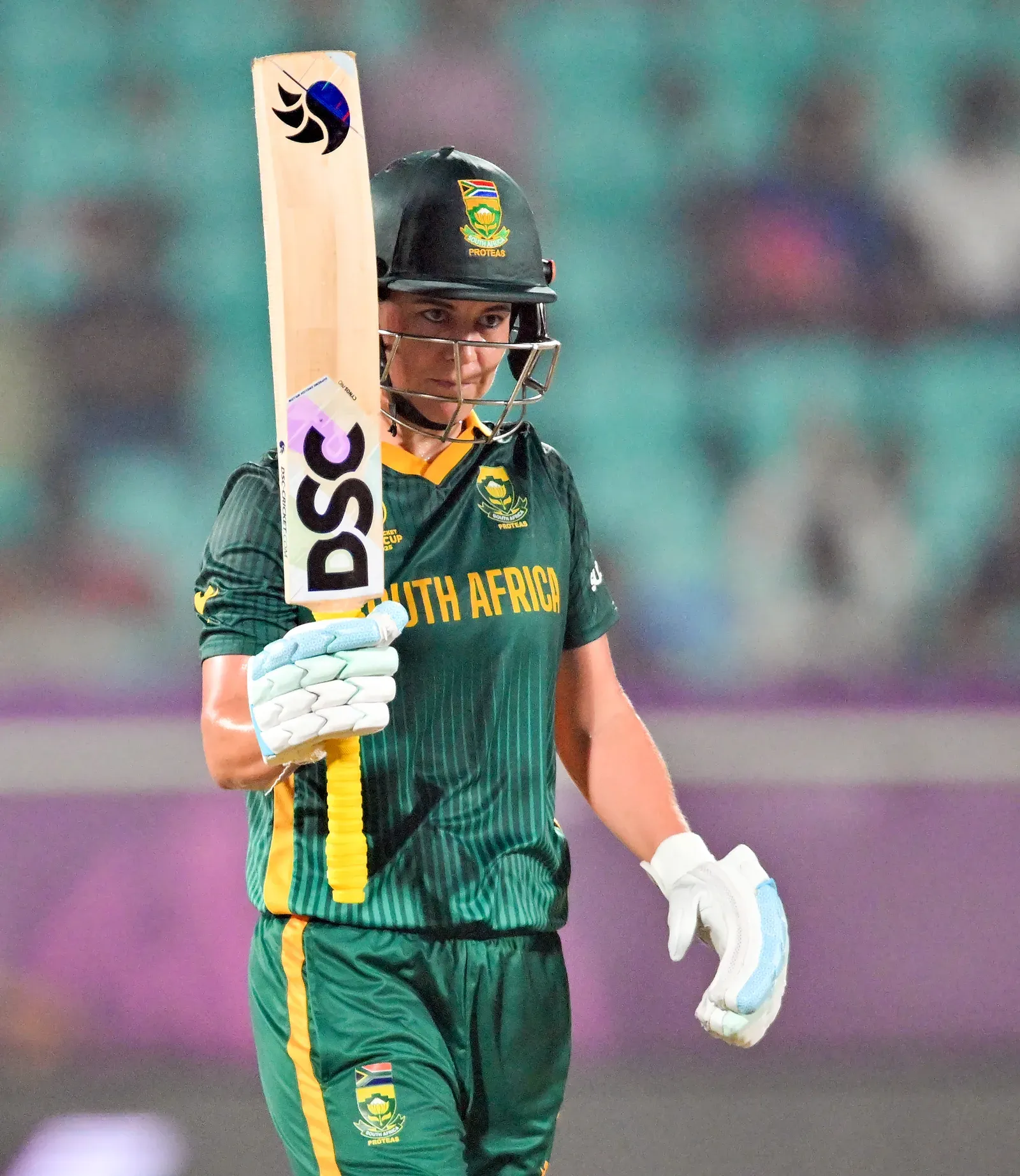 Kapp's career-best 81* steers South Africa to 6-wicket win over India in Women's T20 WC